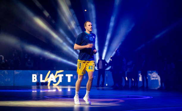 力在绿茵场 力在绿茵场