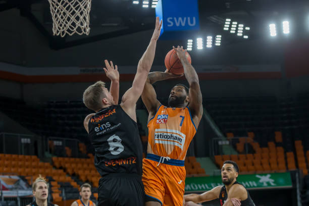 的微妙平衡 的微妙平衡