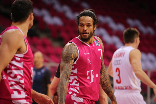 中场球员通 中场球员通