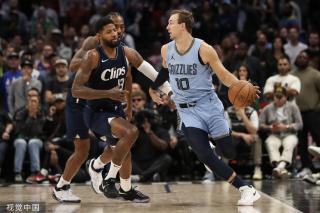 球迷们期盼 球迷们期盼